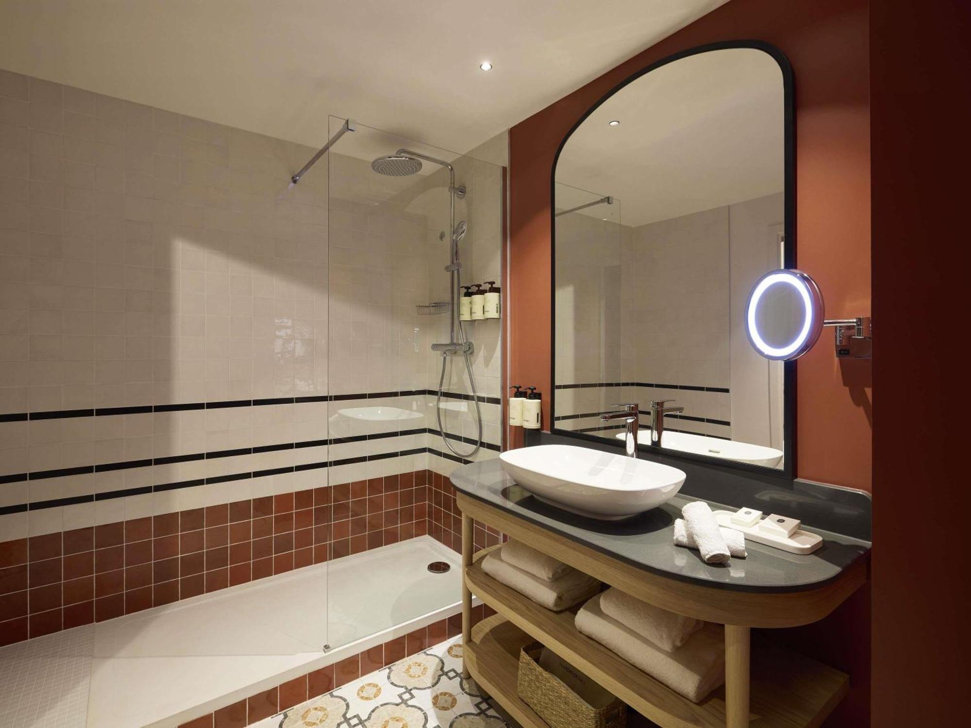 Superior King Room,1716978706:JPEG